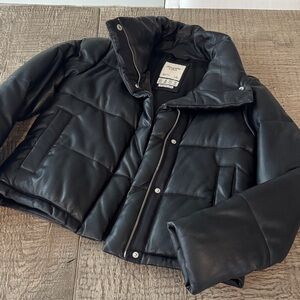 Abercrombie & Fitch Black Vegan Leather Puffer Jacket Size Small